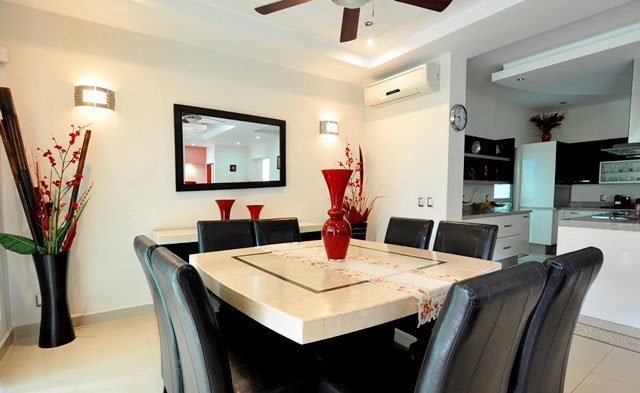 Modern kitchen and dining room area in a villa in El Tigre, Nuevo Nayarit.
